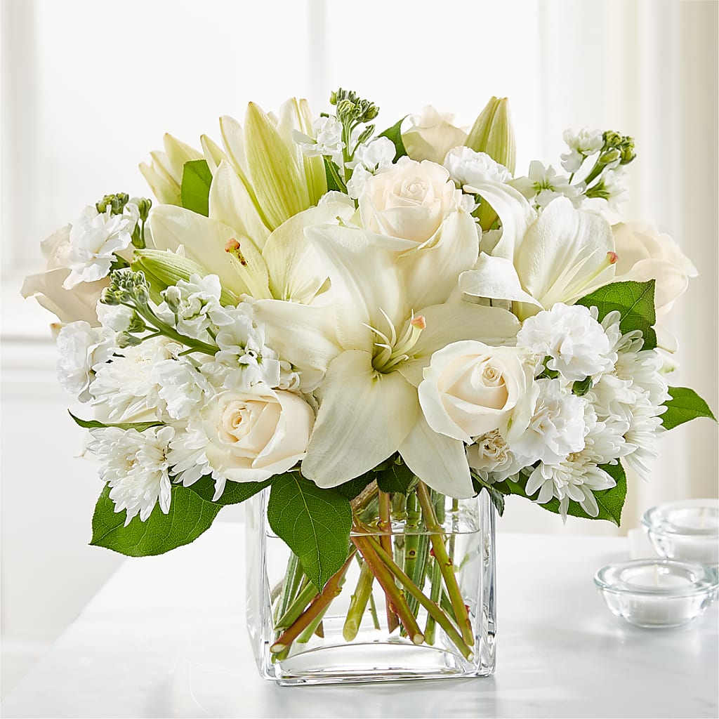 Gentle Breeze Bouquet – The Colonial Florist And Gift Shop, Huntingdon PA