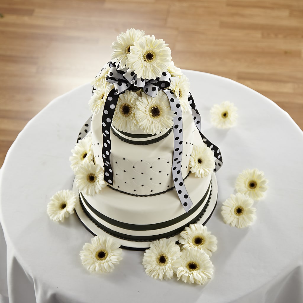 Simple Sophistication Cake Décor – The Colonial Florist And Gift Shop, Huntingdon PA