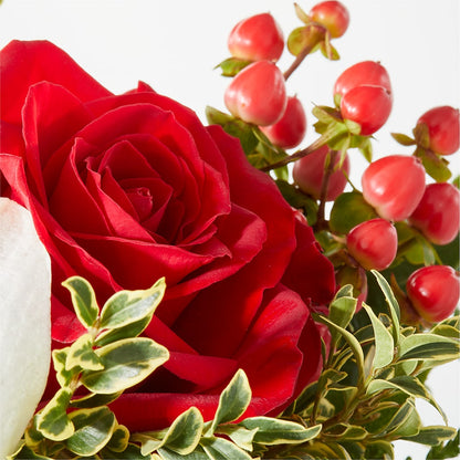 Snowy Wonderland Bouquet –  The Colonial Florist And Gift Shop, Huntingdon PA