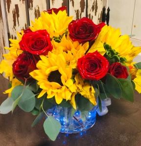 Colonial Red Rose & Sunflower Bouquet