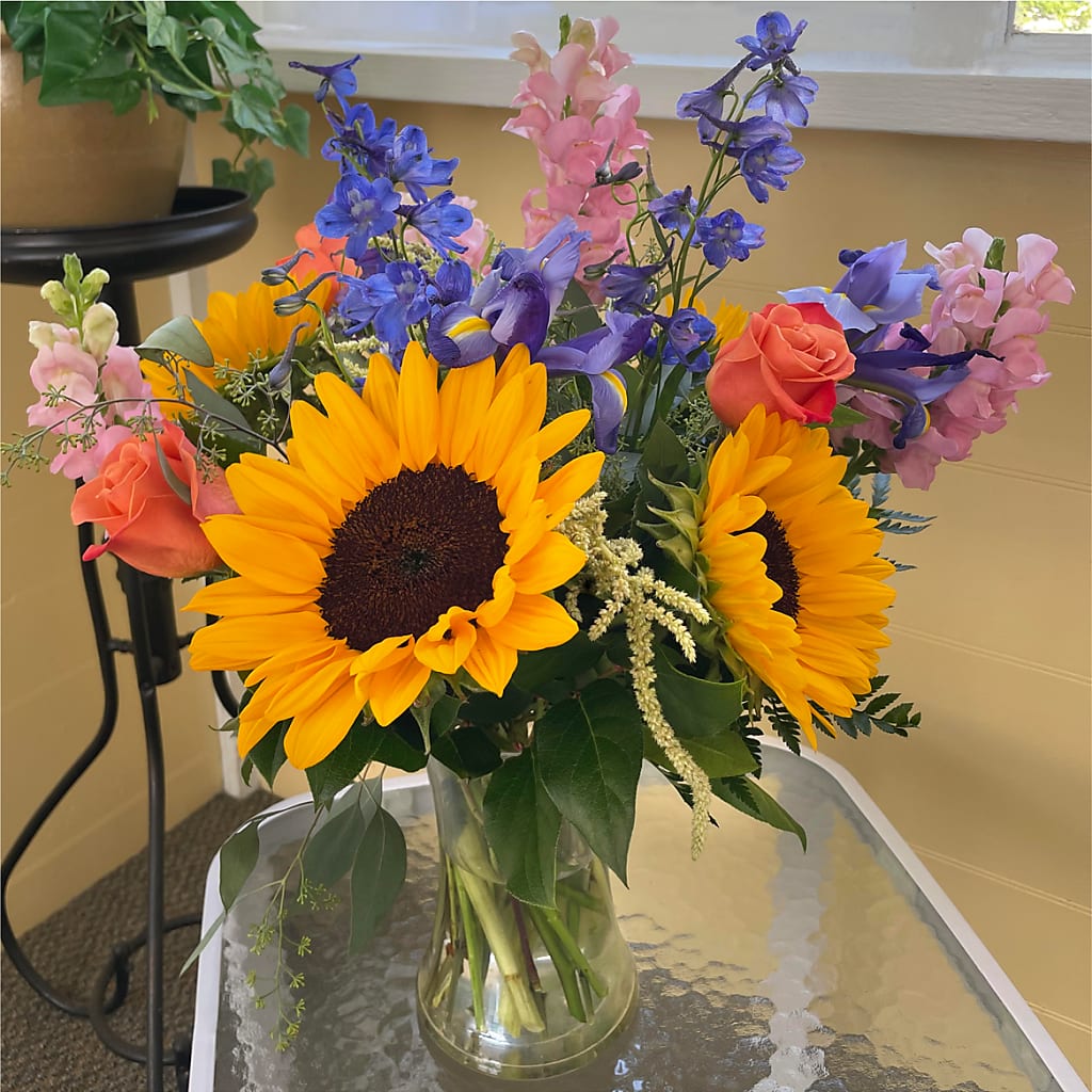 Rays of Life Bouquet –  The Colonial Florist And Gift Shop, Huntingdon PA